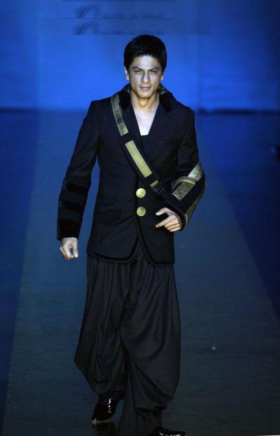 Bollywood-Superstar-Shahrukh-Khan-Hot-Photos-Download