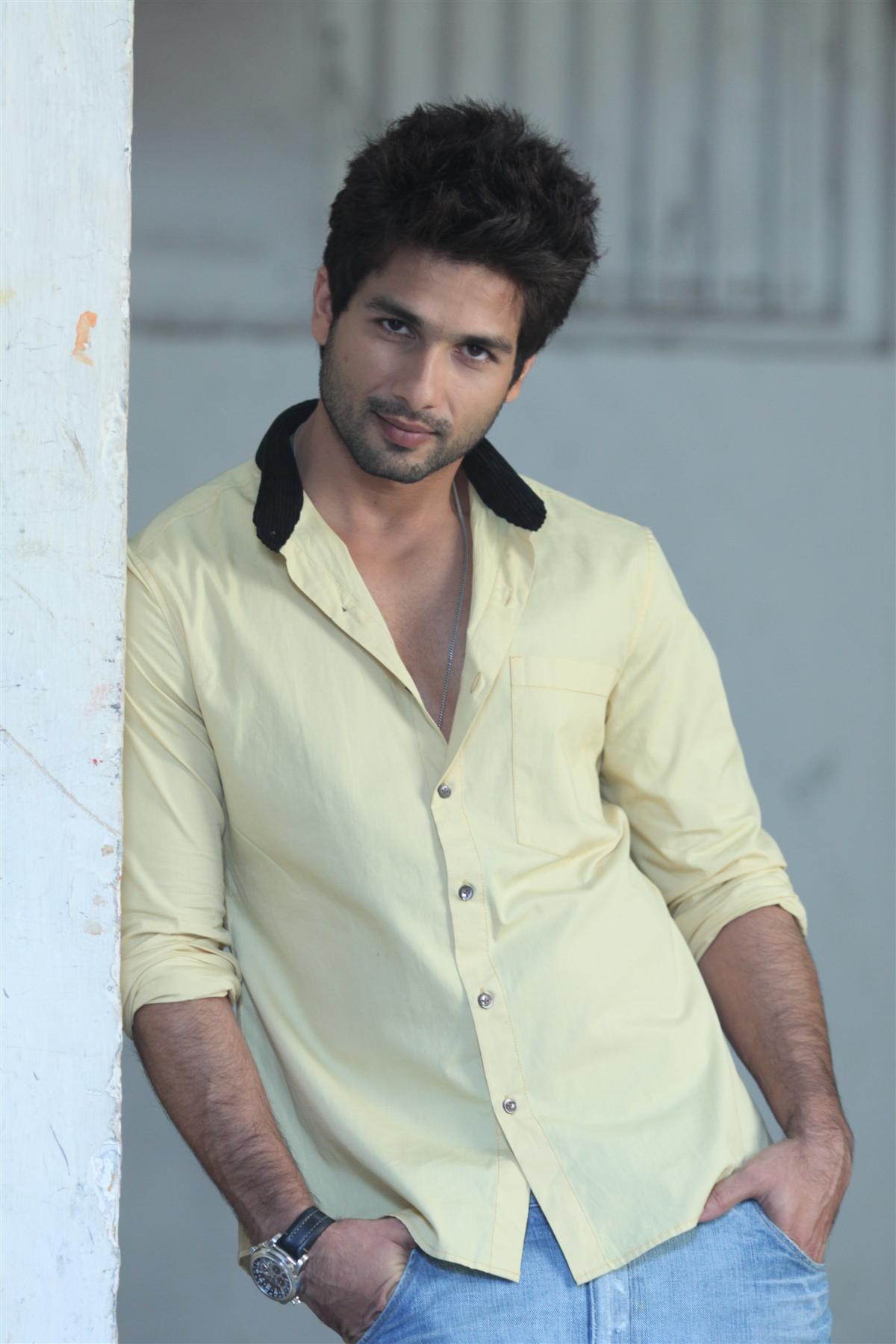 Shahid Kapoor Photos Images Wallpapers Pics Download