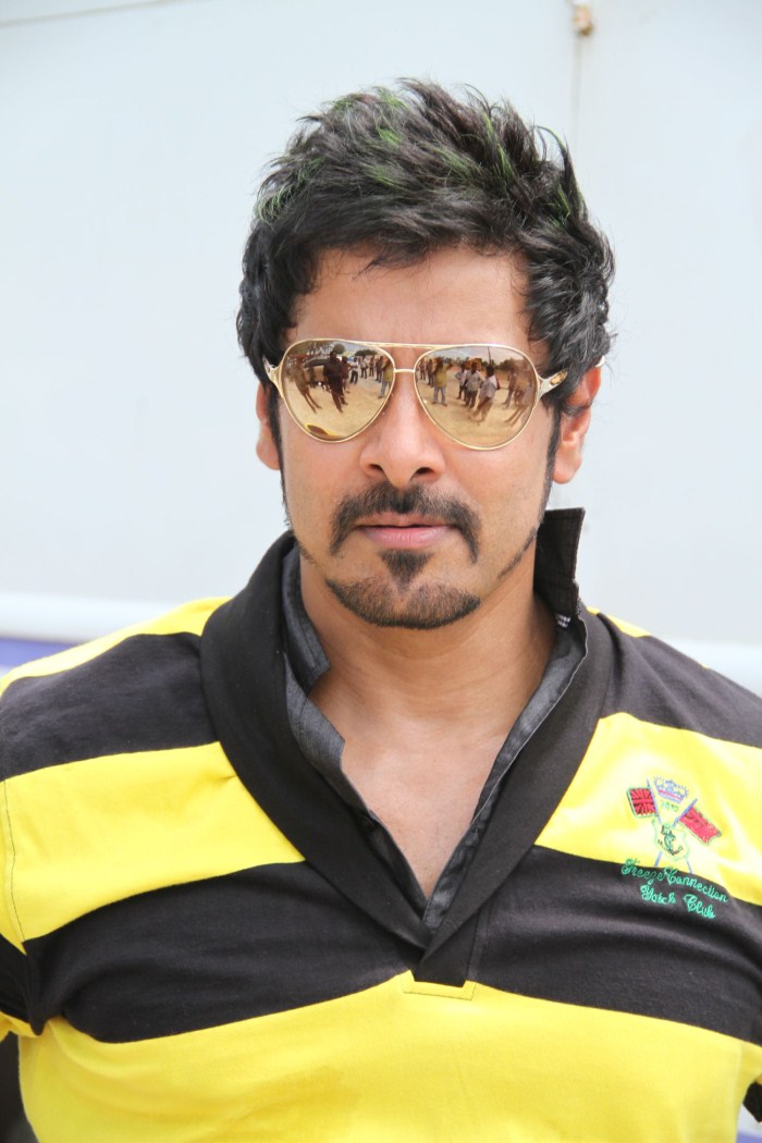 Vikram Latest HD Photos Images Wallpapers Pics Download