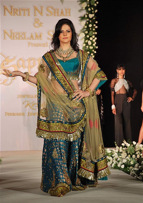 Bollywood Actress Zarine Khan Beautiful Photos