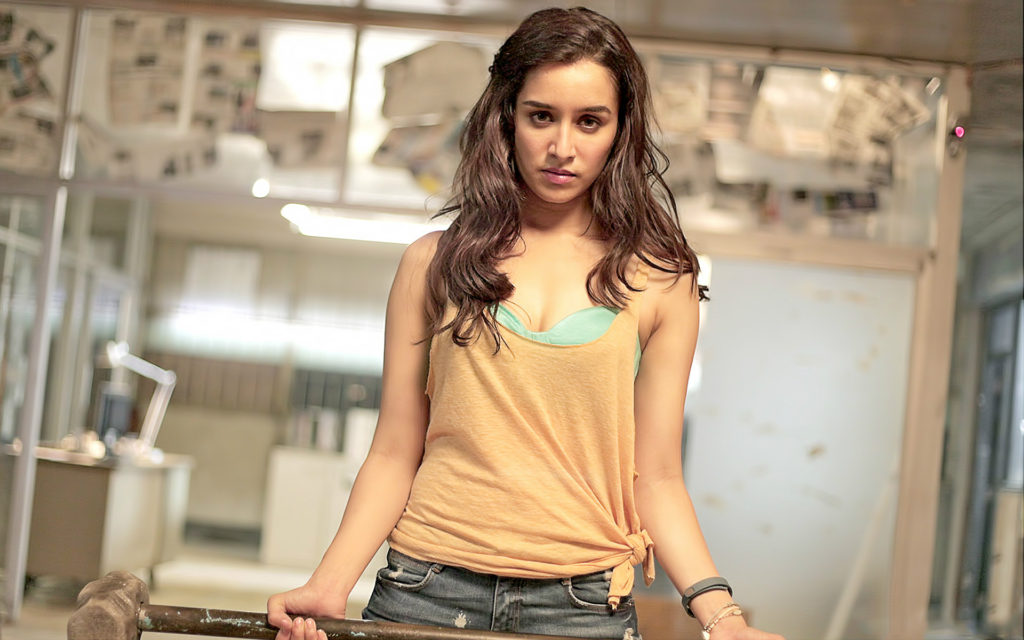 Shraddha Kapoor Attractive & Sexy Images