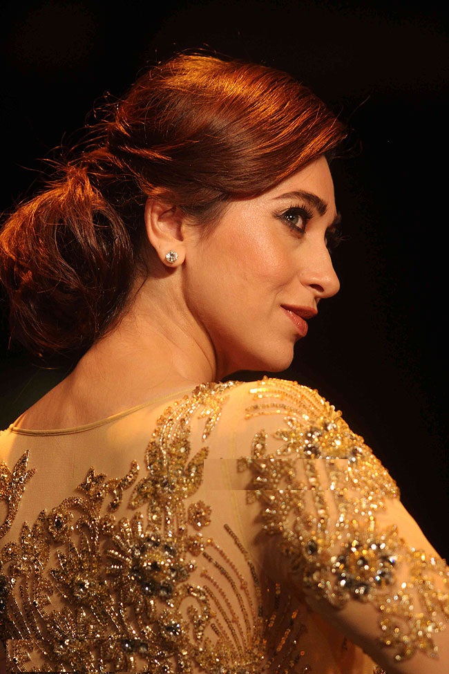 Charming Actress Karisma Kapoor Photoshoots