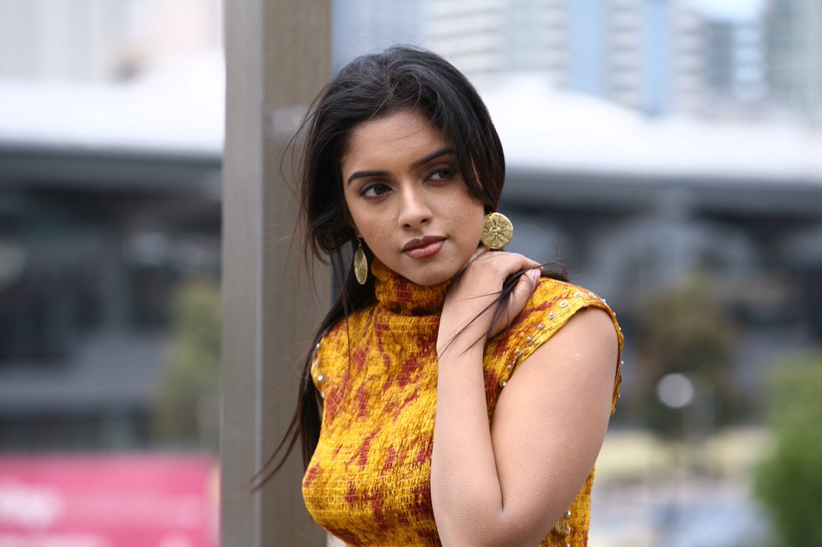 Asin Hot & Sizzling In Bikini Pictures Photos Downloads