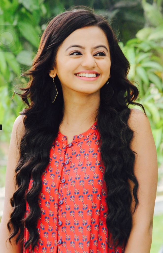 Helly Shah HD Pictures