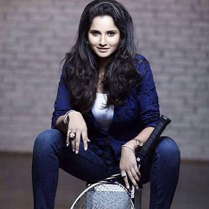Sania Mirza Hot Images Jeans Top