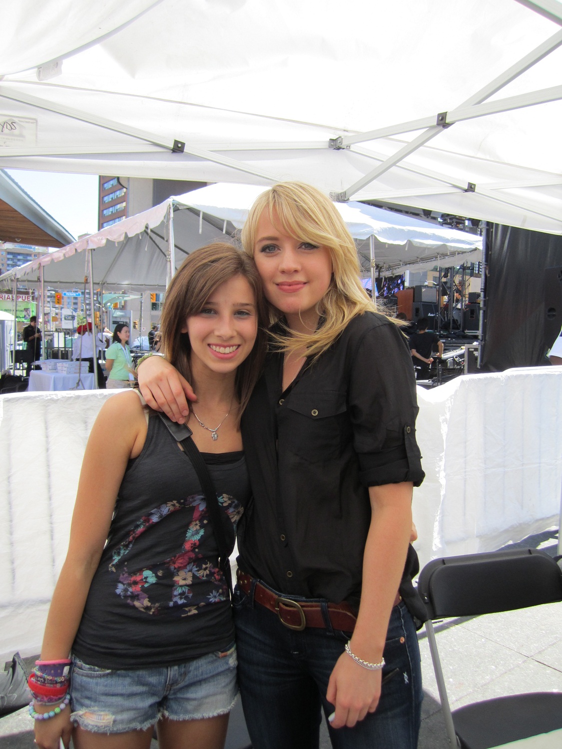 Alexz Johnson With Friend Full HD Pictures.