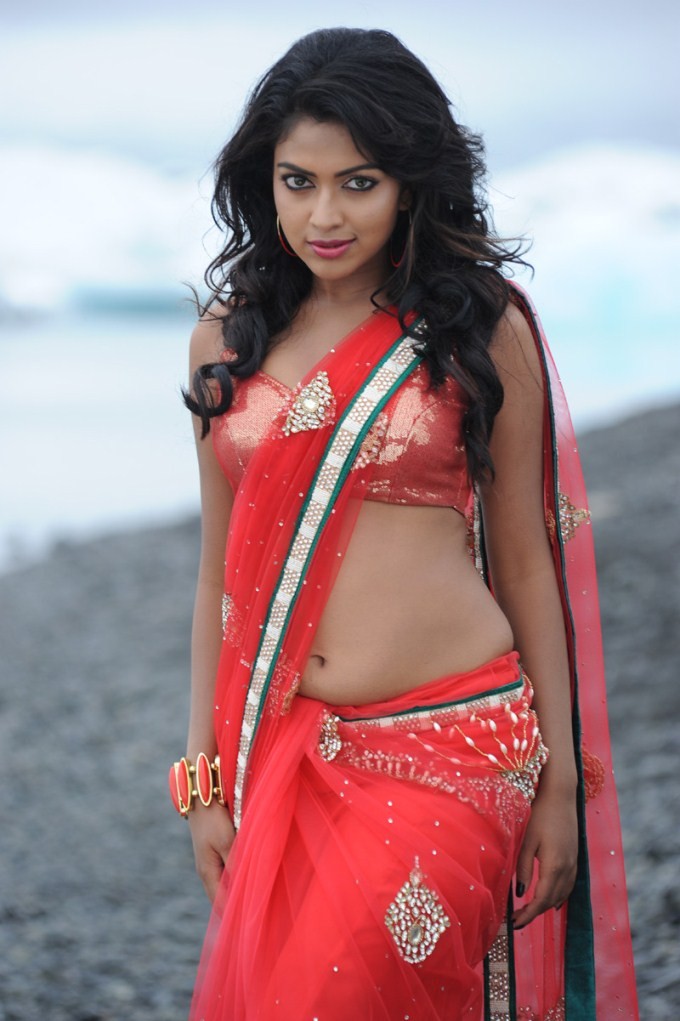 Amala Paul Spicy & Sizzling Navel Wallpapers
