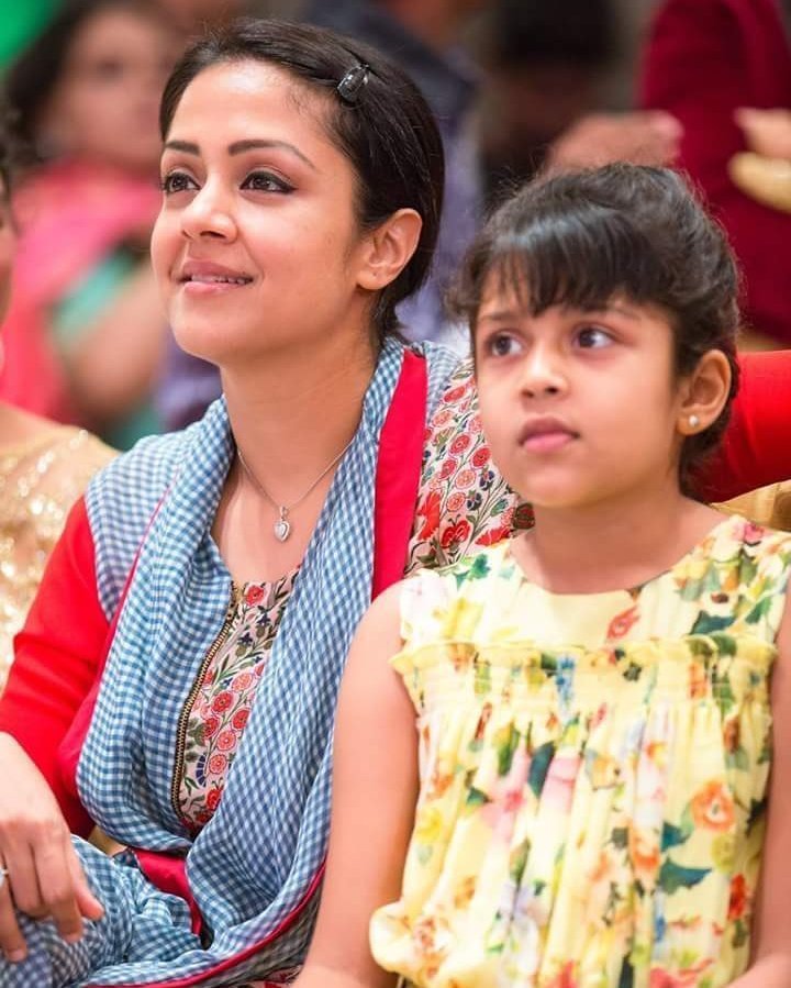 Jyothika Pics At Award Show With Little Girl