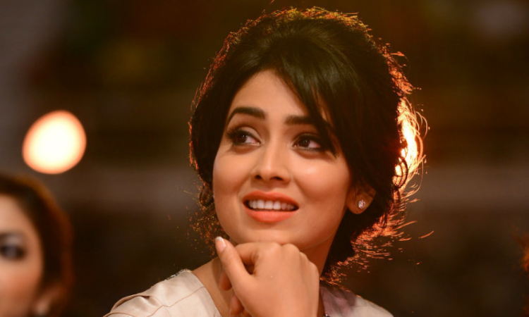 Spicy Shriya Saran Hot And Sizzling Images And Full Hq Pictures