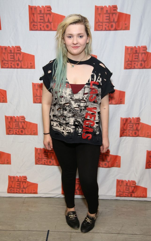 Abigail Breslin Images At Event