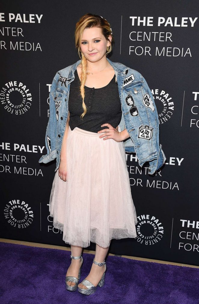 Hollywood Actress Abigail Breslin Images