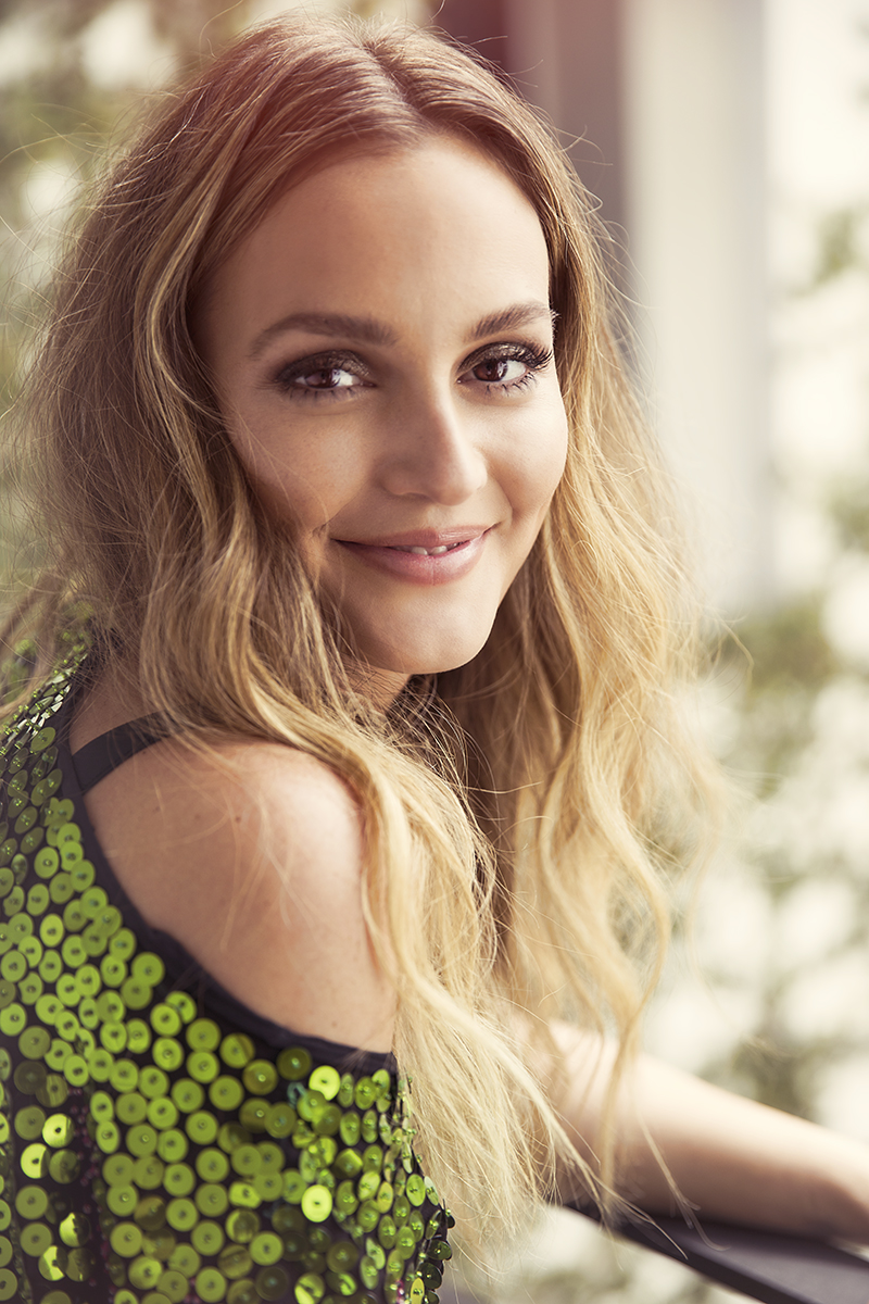 Leighton Meester Hot Full HD Photos, Pictures & Wallpapers