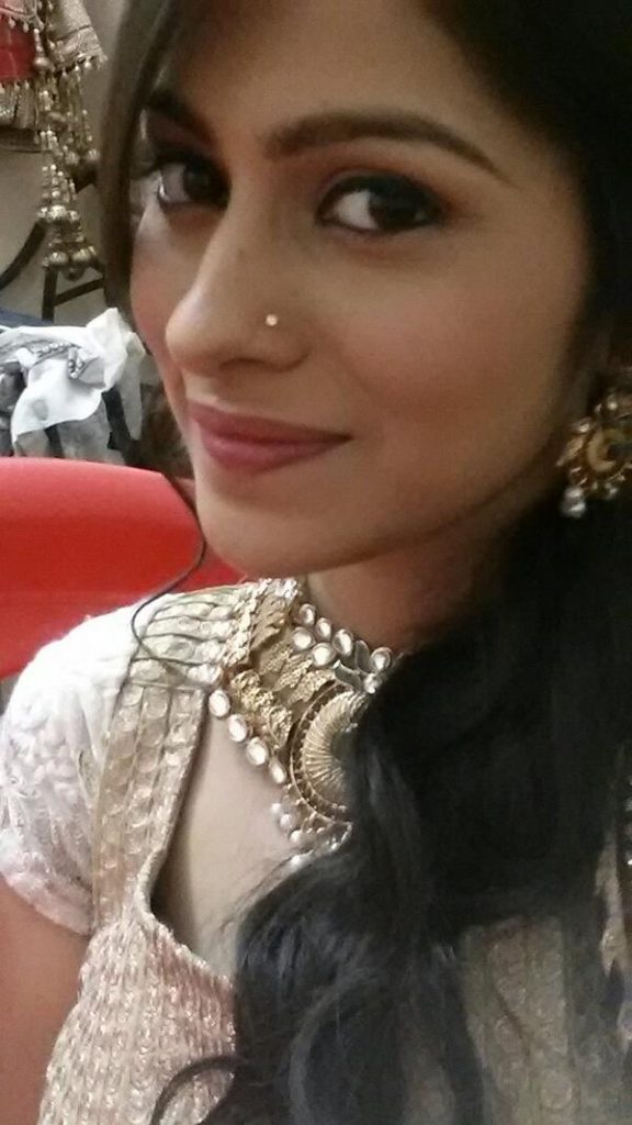 Aparna Dixit Selfie Pics Full HD