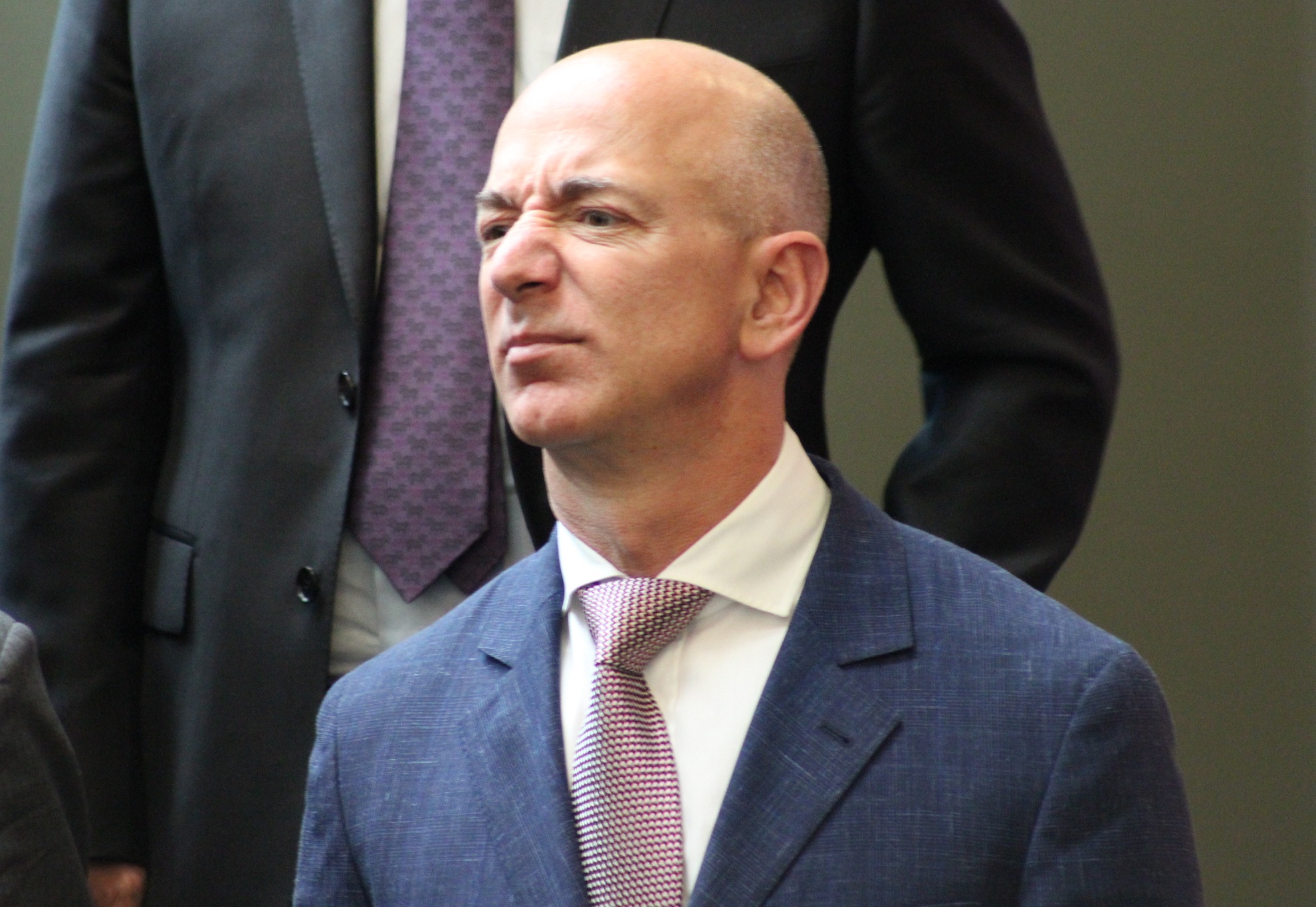 Jeff Bezos Net Worth, Age, Wife & Full HD Pictures