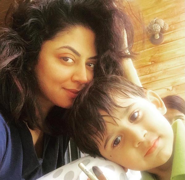 Kavita Kaushik Pics With Cute Baby