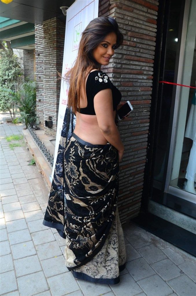 Neetu Chandra Hot Backside Images
