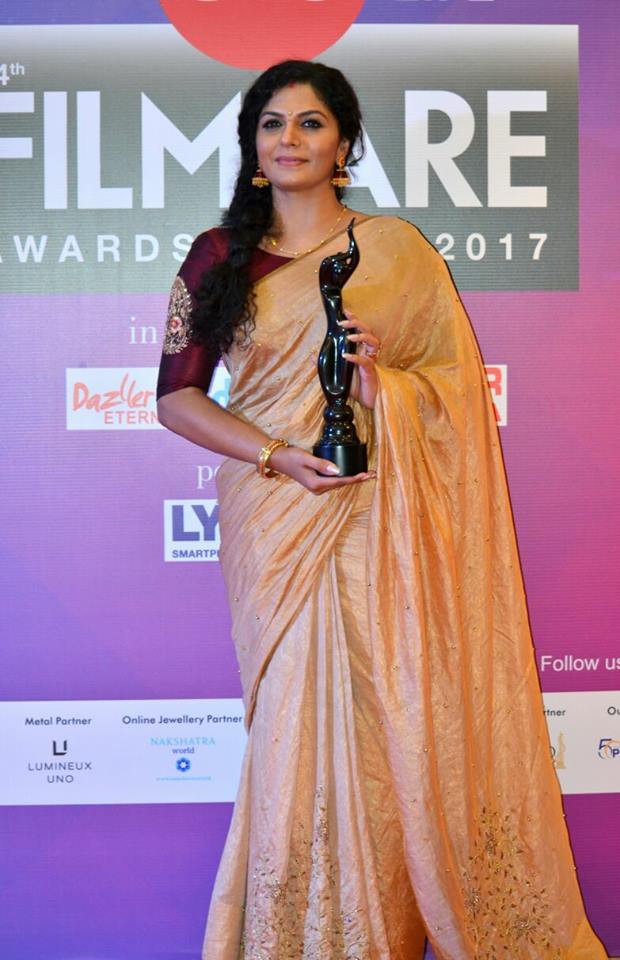 Asha Sarath HD Sexy Pics At Award Show