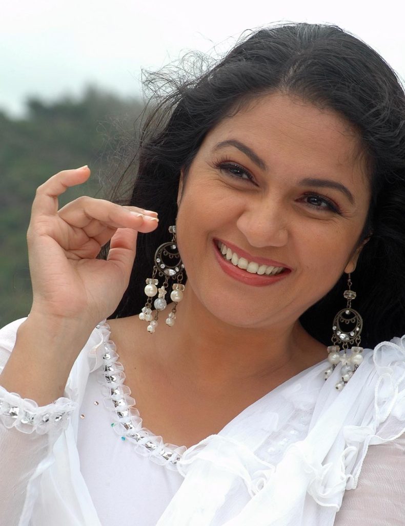 Gracy Singh Pictures Full HD