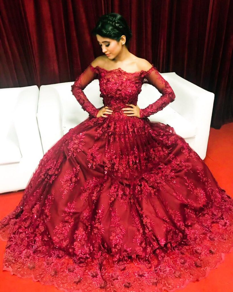 Shivangi Joshi Spicy Pictures In Gown