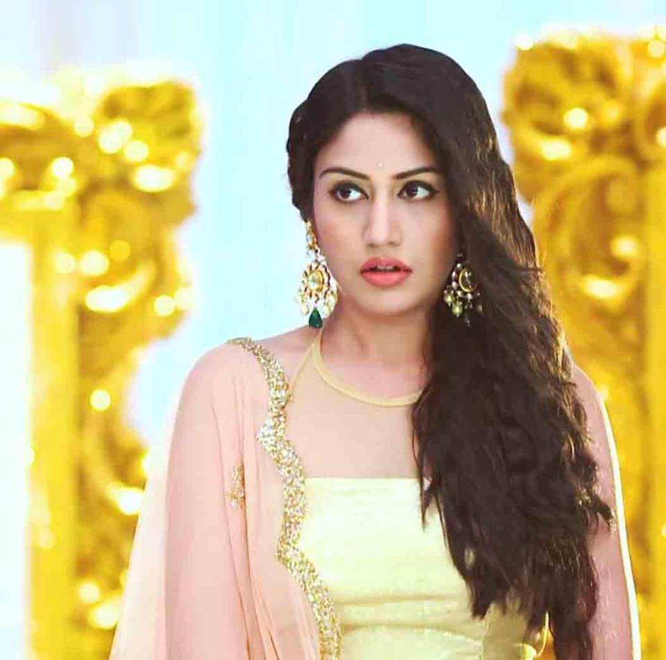 Surbhi Chandna HD Pictures Gallery