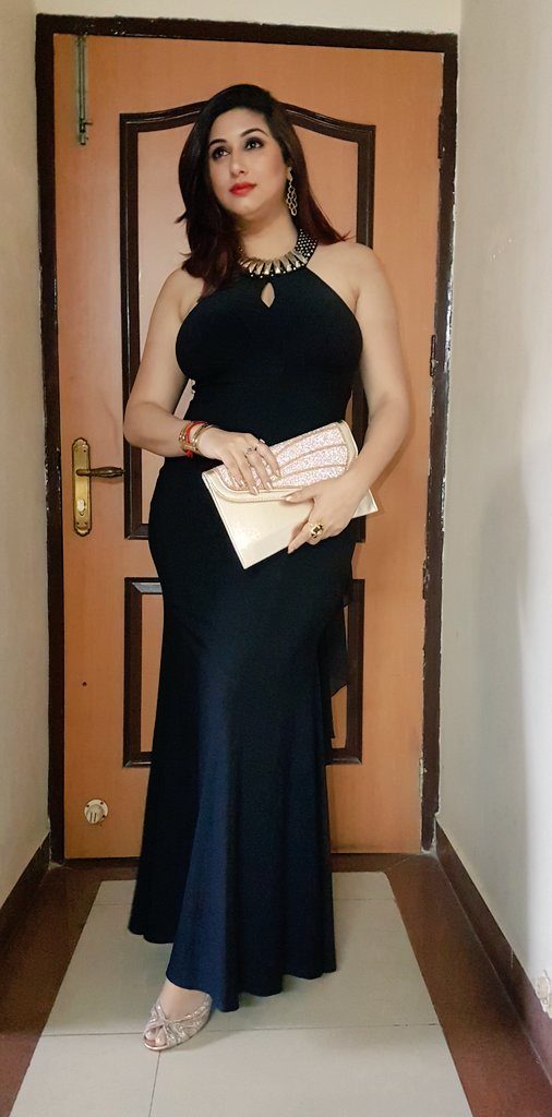 Vahbbiz Dorabjee Sexy Pics In Black Clothes