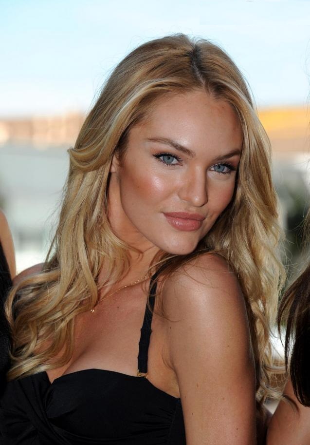 Candice Swanepoel Sexy Pictures