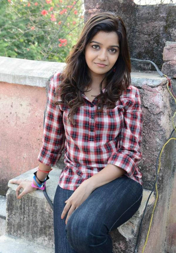 Swathi Reddy Hot HD Sexy Pics In Jeans Top