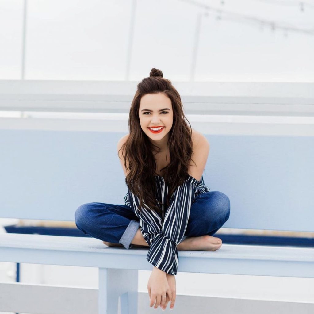 Bailee Madison Latest Style Pictures