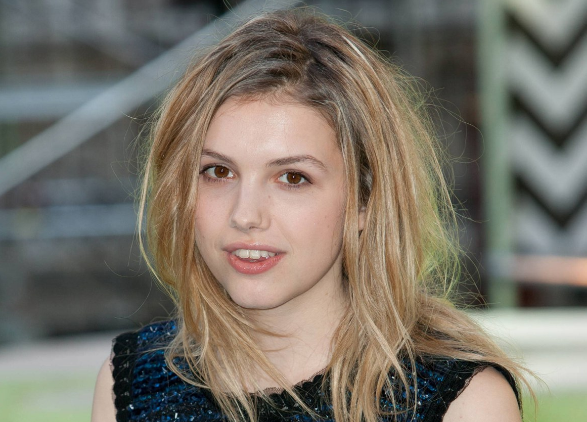 Checkout Hannah Murray Hot & Sexy Pictures Photos, Hannah Murray He...