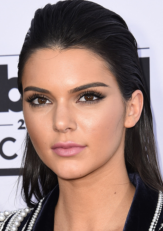 Kendall Jenner Hot Bikini Full HD Pictures, Swimsuit Images