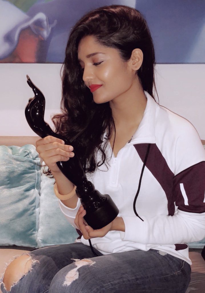 Ritika Singh Hot Pics With Awards