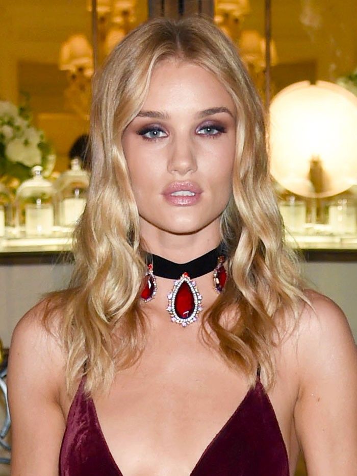 Rosie Huntington-Whiteley Attractive Wallpapers