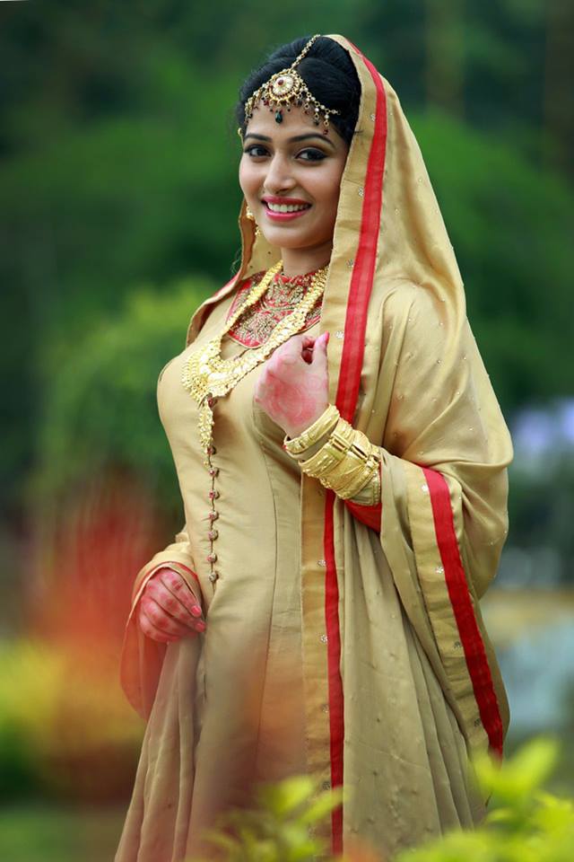 Anu Sithara Cute Smile Images