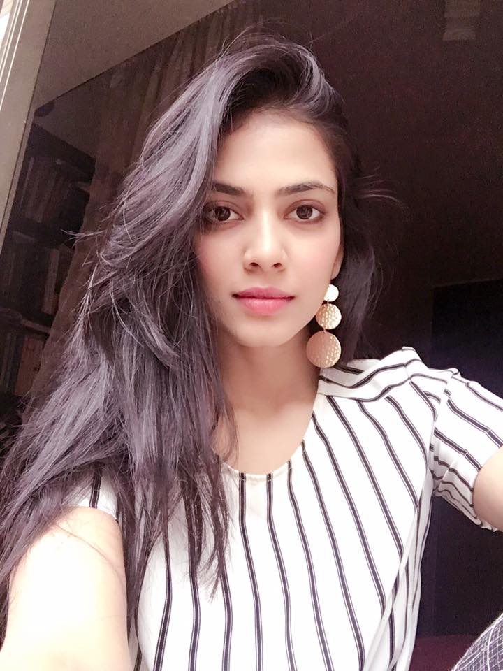 Malavika Mohanan New Hair Style Pics