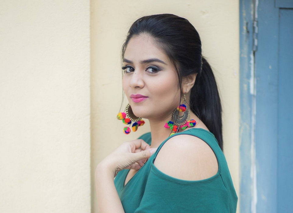 962px x 700px - Sreemukhi Hot Navel Images Cleavage HD Photos Gallery