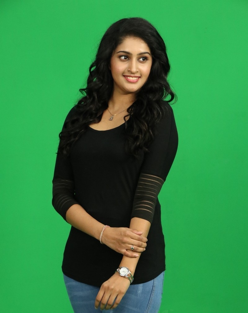 Tanya Ravichandran In Jeans Top Images