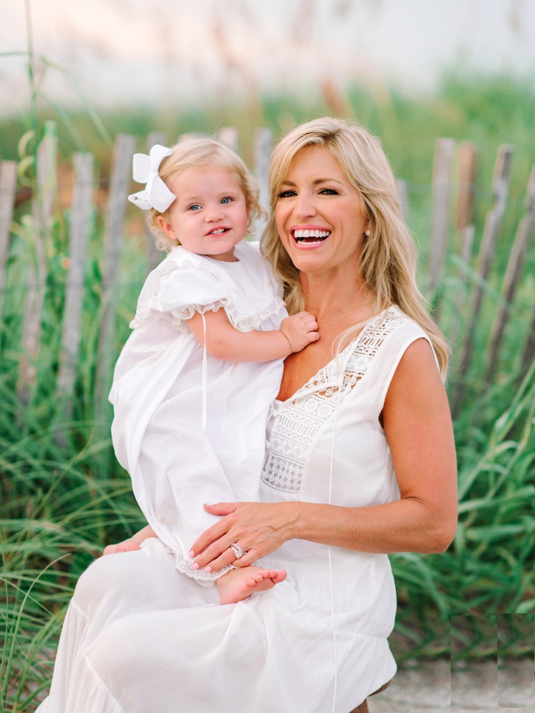 Ainsley-Earhardt-With-Daughter-Pictures