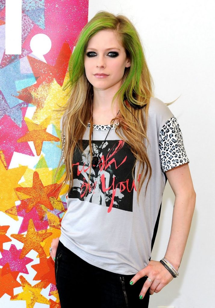 Avril-Lavigne-Body-Photos