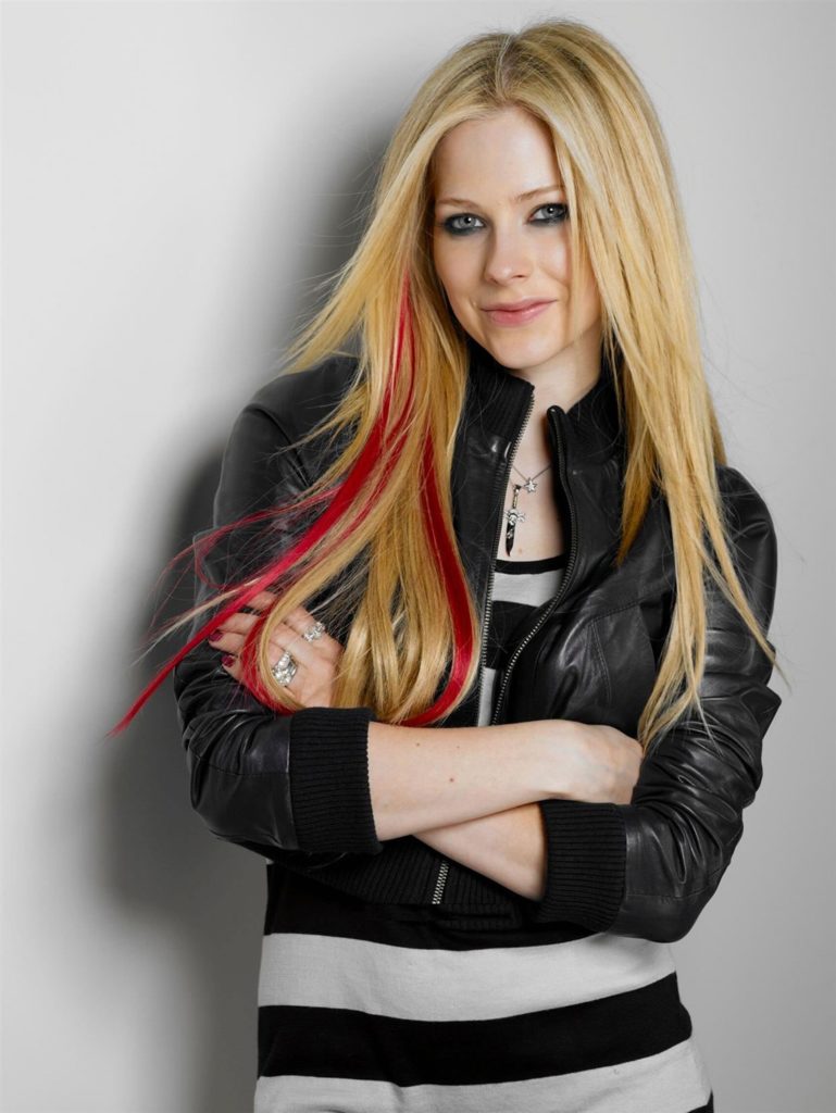 Avril-Lavigne-Hot-Sexy-Photos