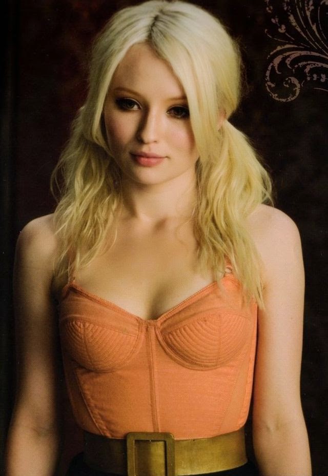Emily-Browning-Muscles-Photos