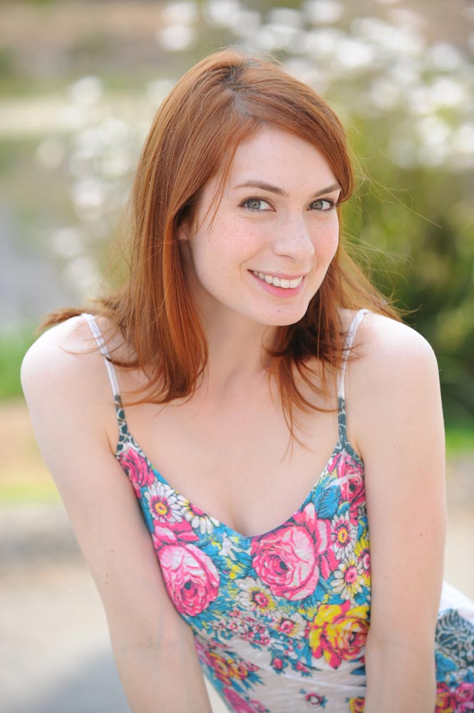 Felicia-Day-Smiling-Images