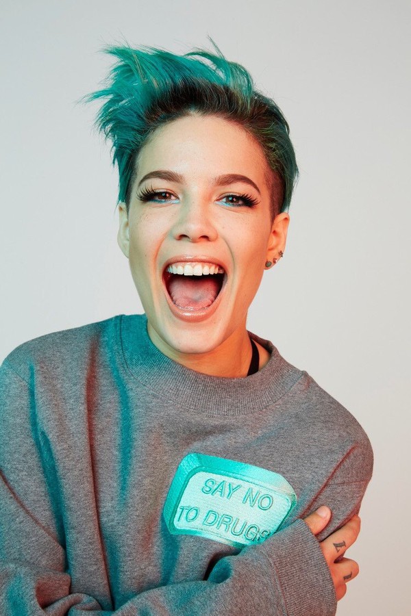 Halsey-Cute-Smile-Images