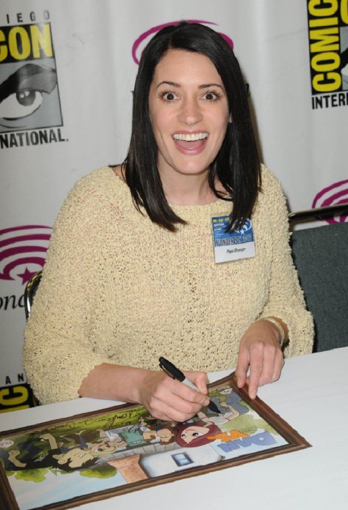 Paget Brewster Shorts Pictures