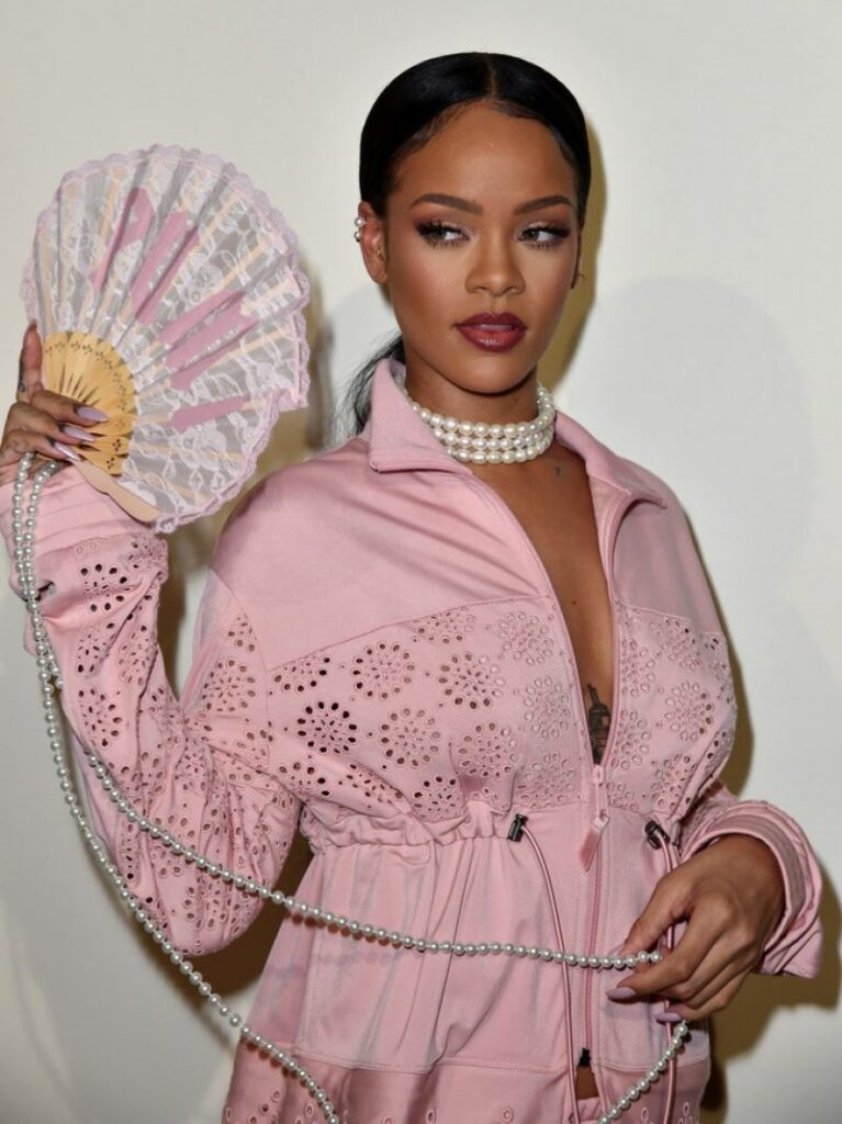 Rihanna Upskirt Wallpapers