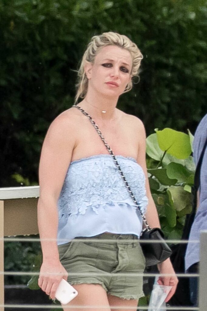 Britney Spears Yoga Pants Photos