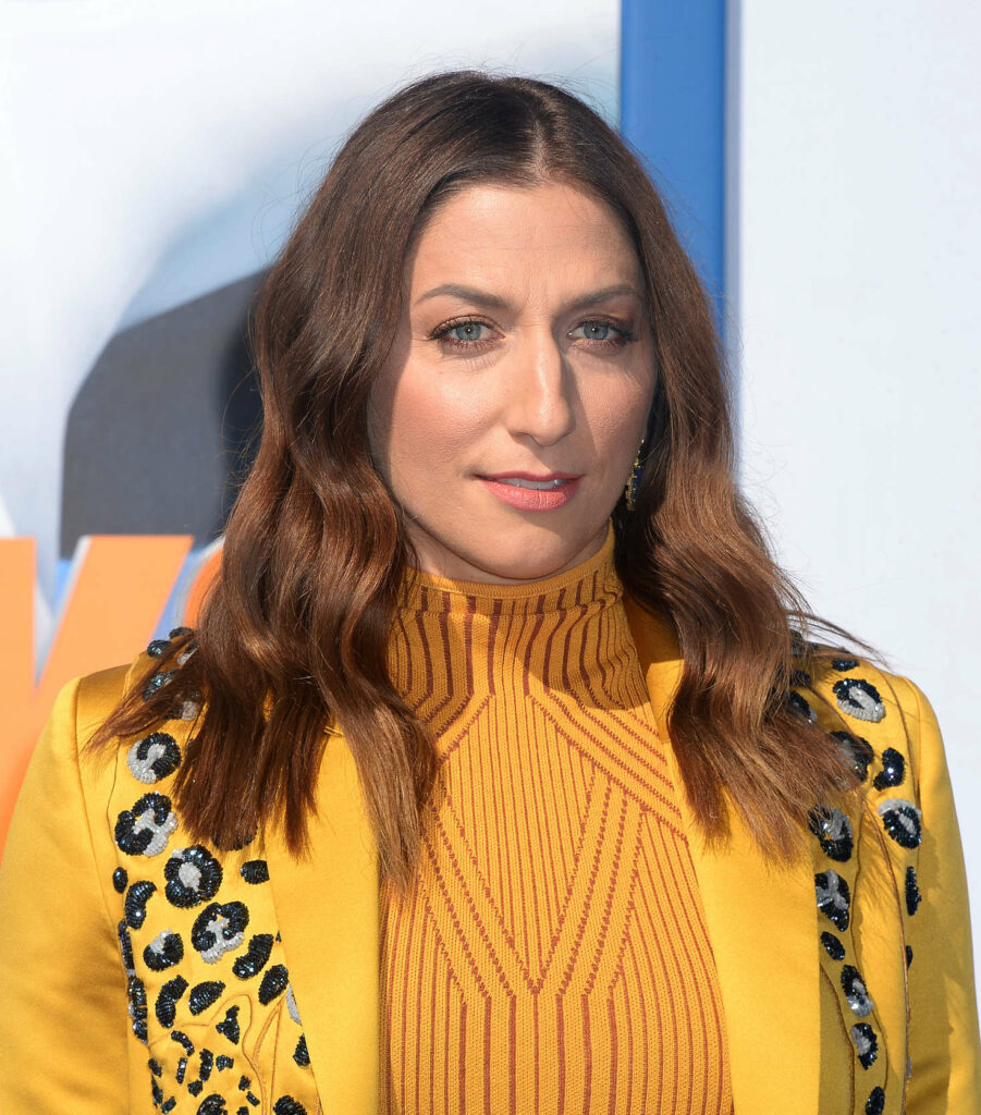 Chelsea Peretti Topless Images