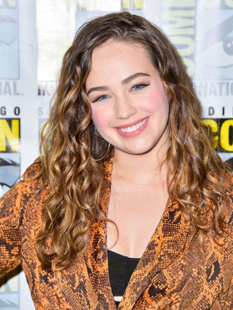 Mary Mouser Face Pics